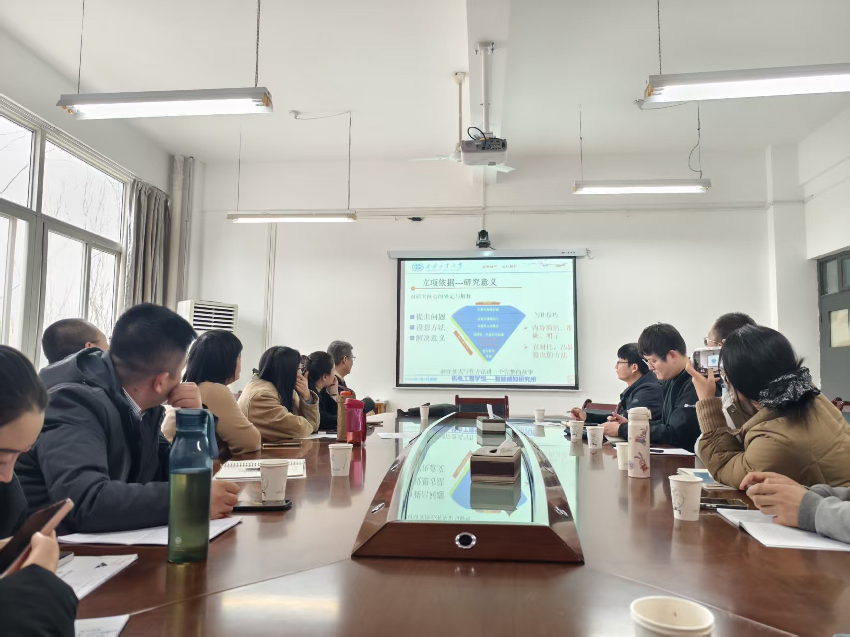 我院邀请西安工业大学杜虎兵教授做学术报告-渭南师范学院--物理与电气工程学院